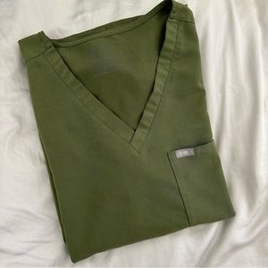 Dark Olive Catarina Figs One-Pocket Scrub Top (W)